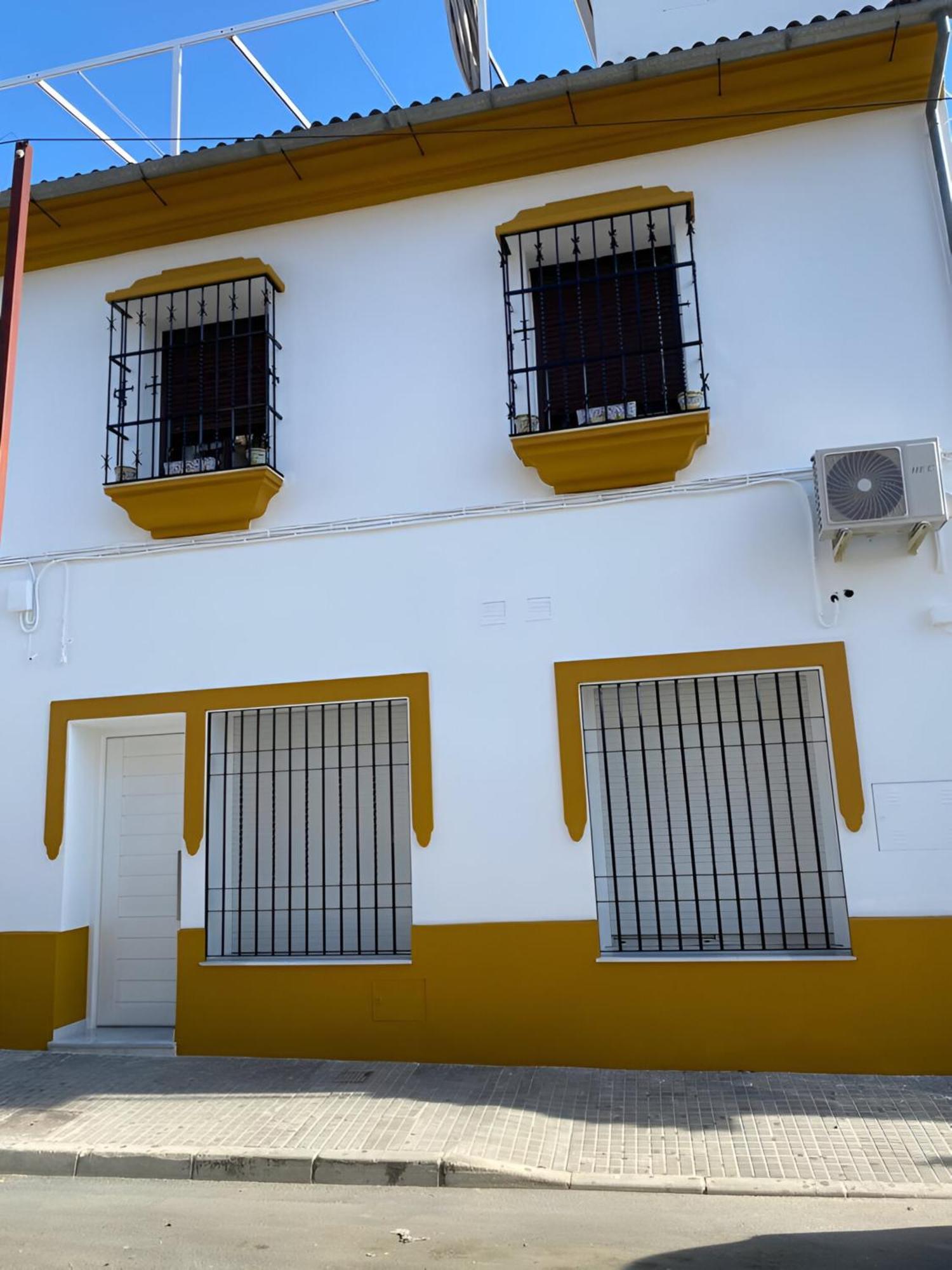 Estacion Norte Y Sur Famorcas Almodóvar del Río المظهر الخارجي الصورة